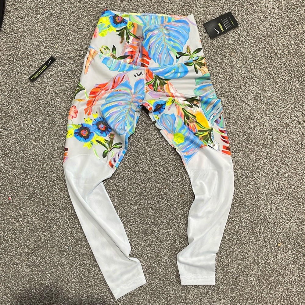 New Nike Leggings